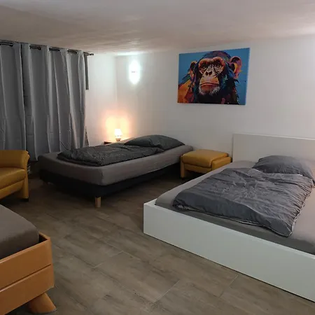 100 Qm Apartment,wlan, Tv Free Parking,24 H Check-in, ,full Kitchen,untergeschoss ,3 Schlafzimmer -wohnzimmer Integriert * 하노버