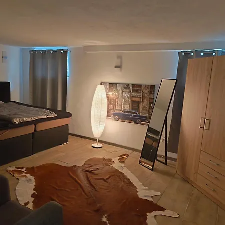 120 Qm Apartment,wlan, Tv Free Parking,24 H Check-in, ,full Kitchen,untergeschoss ,3 Schlafzimmer -wohnzimmer Integriert *